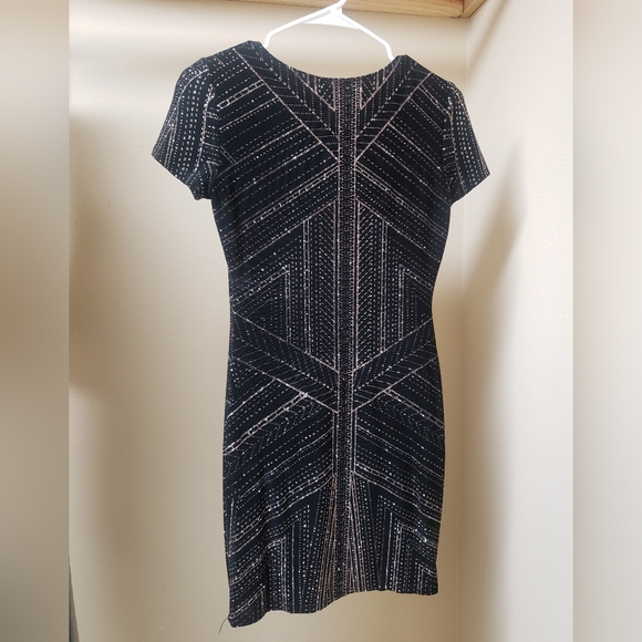 Dress- Jump - Picture 2 of 2